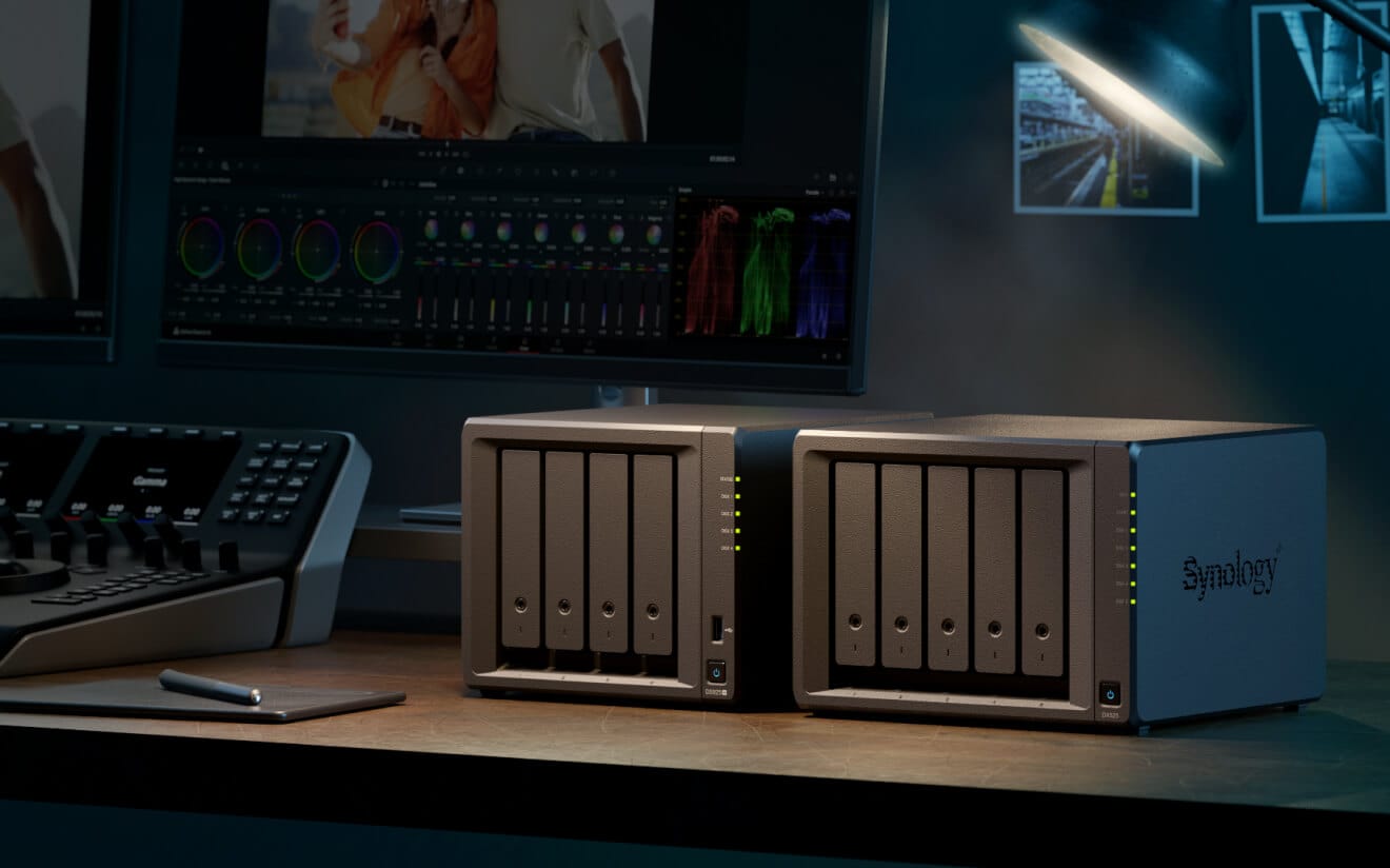 Thiết Bị Lưu Trữ NAS Synology DS925+ (AMD Ryzen V1500B-4 GB DDR4-4 Bay)