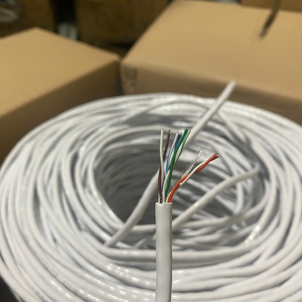 Cáp mạng Cat5E AMPLX 0830 (Lõi 23AWG, Tốc độ 10/100Mbps, Truyền xa max 100m, 305m)