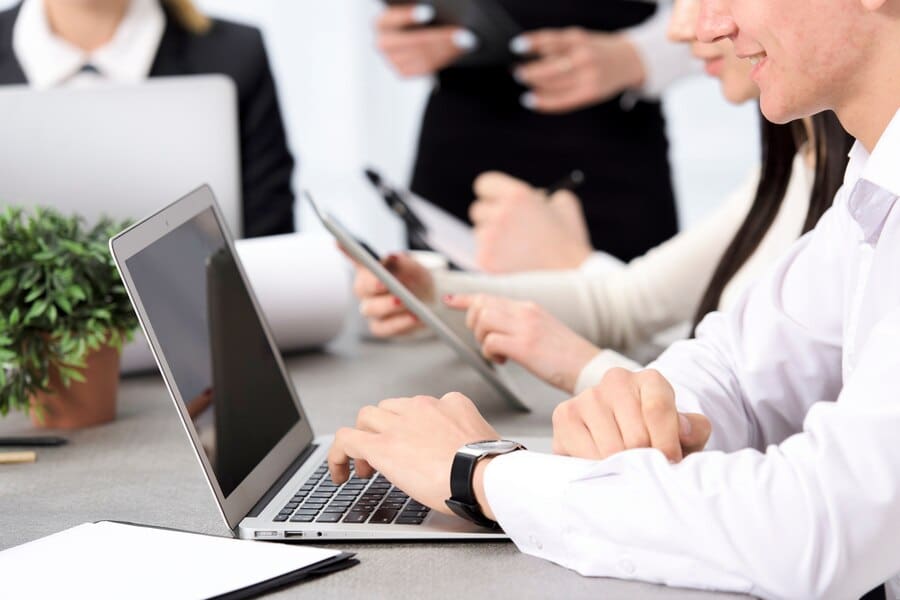 Liên hệ với IT Systems để nhận tư vấn về dịch vụ IT thuê ngoài cho doanh nghiệp dịch vụ