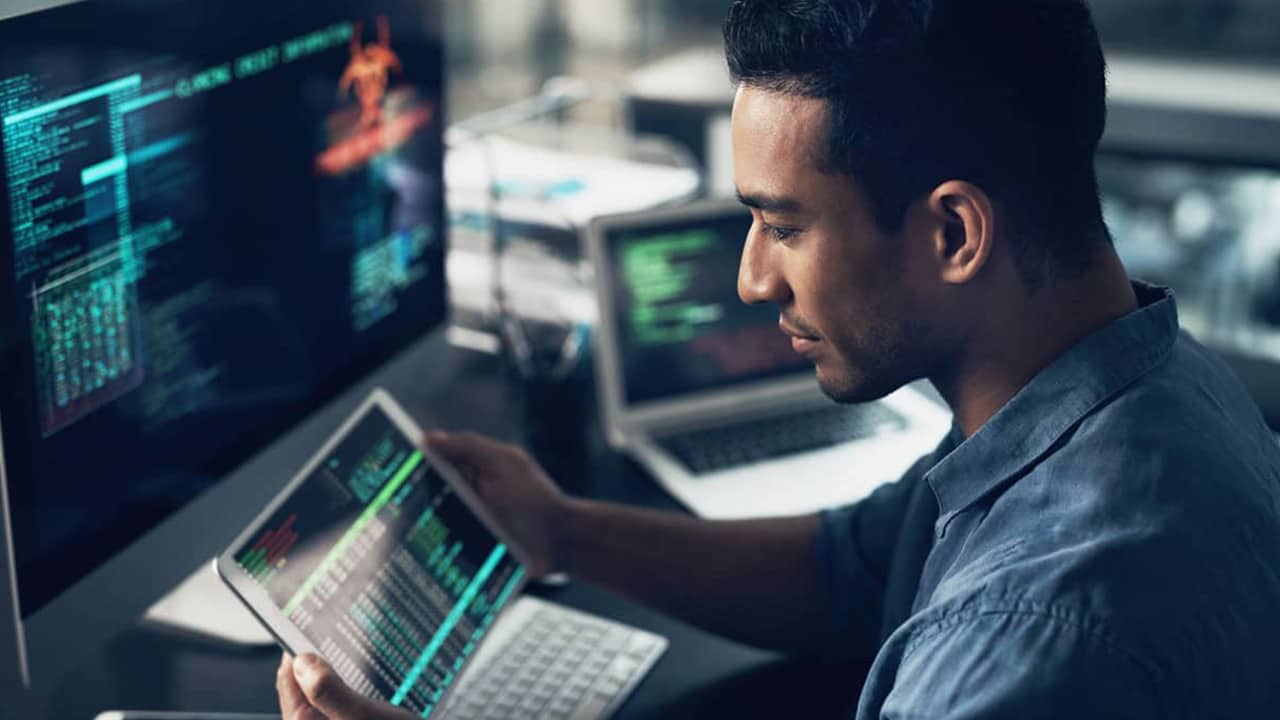 How to choose the right security software for your business? 10 Security software needs to be monitored and updated regularly
