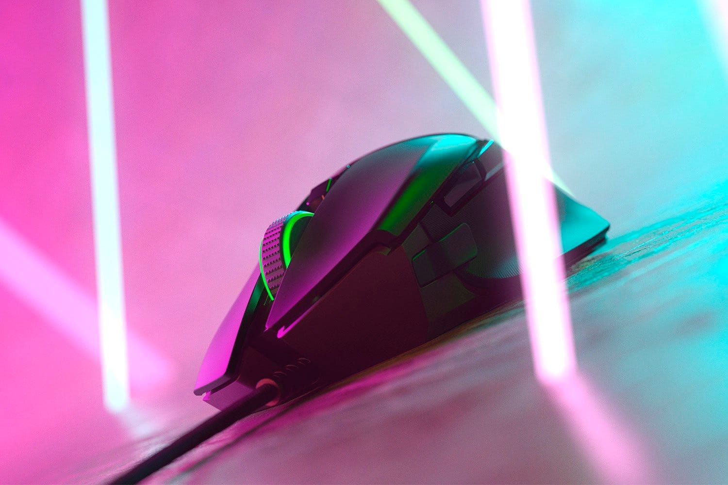 https-hybrismediaprod-blob-core-windows-net-sys-master-phoenix-images-container-hed-h05-9081448267806-razer-basilisk-v2-gallery-1-1500x1000-1